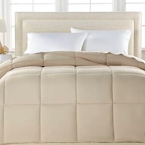 Royal Luxe Lightweight Microfiber Color Down Alternative Full/Queen Comforter